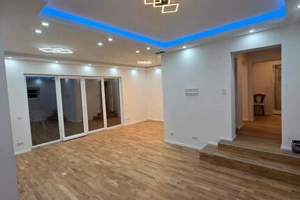 Haus Berlin Spandau - 7 Zimmer, 145 m&sup2;, 3.150&euro; | Angebot:27635599