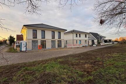 Wohnung Ketzin - 2 Zimmer, 83 m&sup2;, 1.300&euro; | Angebot:25232696