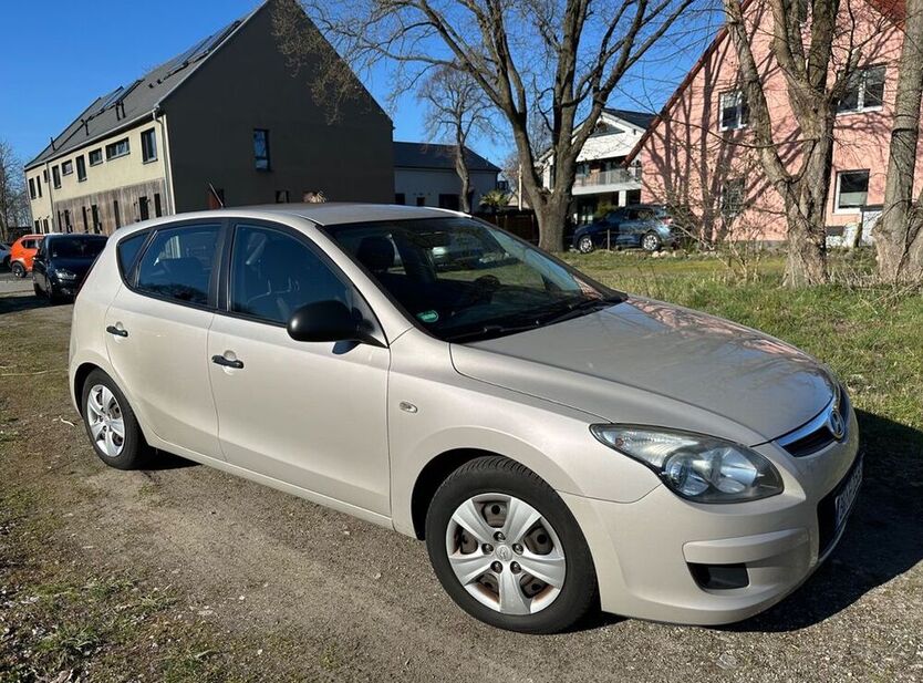 i30