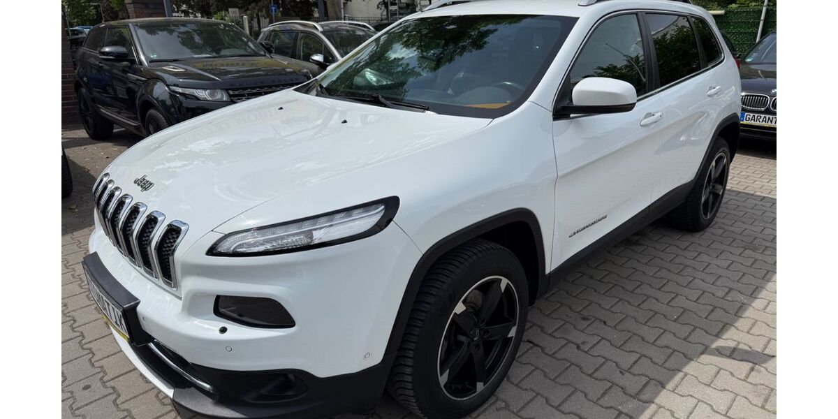 Jeep Cherokee 158.000 km 12.650 &euro; Berlin Wittenau -Reinickendorf 13407