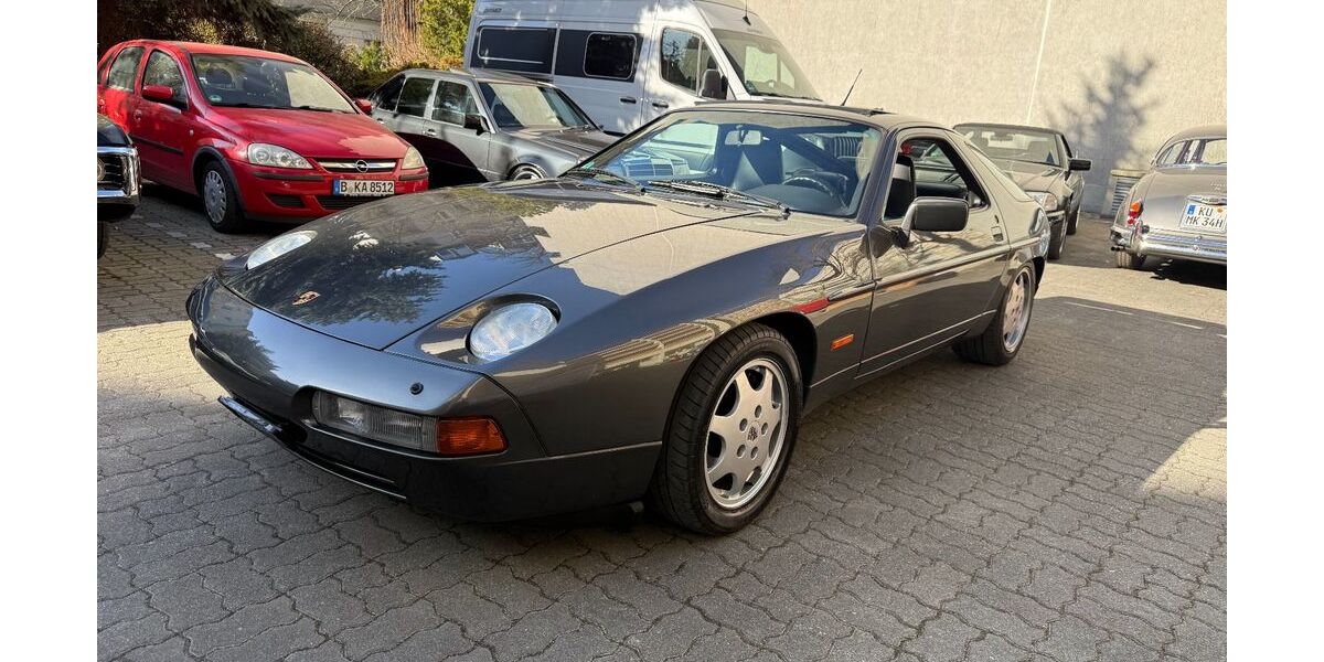Porsche 928 223.299 km 23.999 &euro; Berlin 10629
