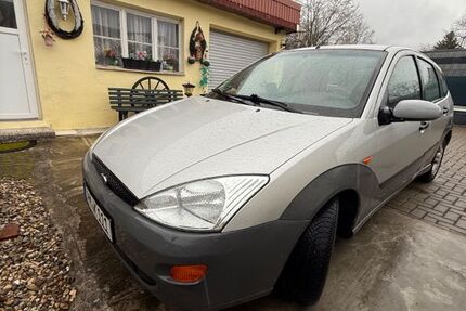 Ford Focus 168.000 km 1.111 &euro; Werder 14542
