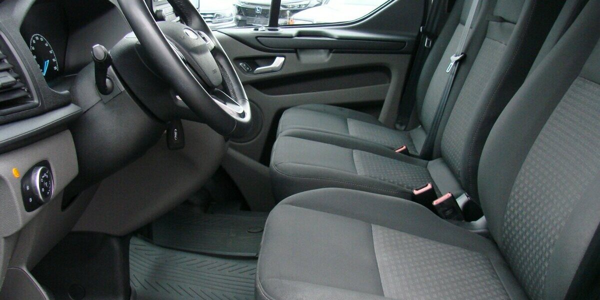 Ford Transit Custom Titanium 320 L2 H2 Behindertengerec 46.628 km 39.990 &euro; Falkensee 14612