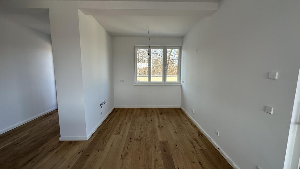 Einfamilienhaus Ludwigsfelde - 3 Zimmer, 141 m&sup2;, 1.960&euro; | Angebot:23081568