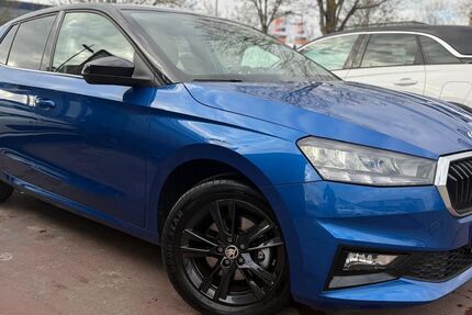 Skoda Fabia 122.000 km 13.990 &euro; berlin 12681