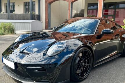 Porsche 992 1.750 km 224.980 € Berlin 14052