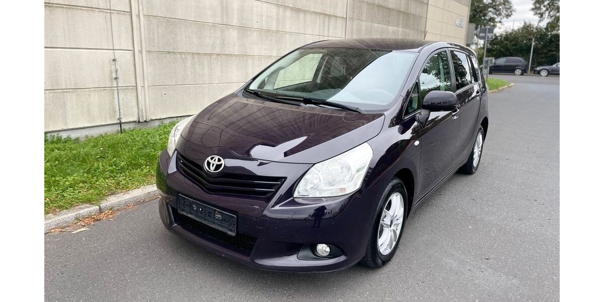 Toyota Verso 147.000 km 6.999 &euro; Berlin 12057