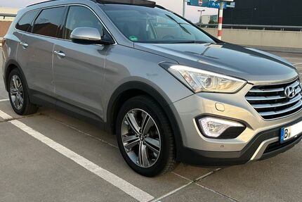 Hyundai Grand Santa Fe 189.000 km 13.500 &euro; Berlin 12689