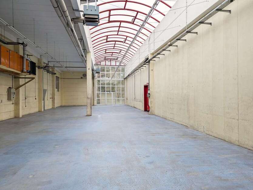 Halle in Zossen 1.950 € 300 m²