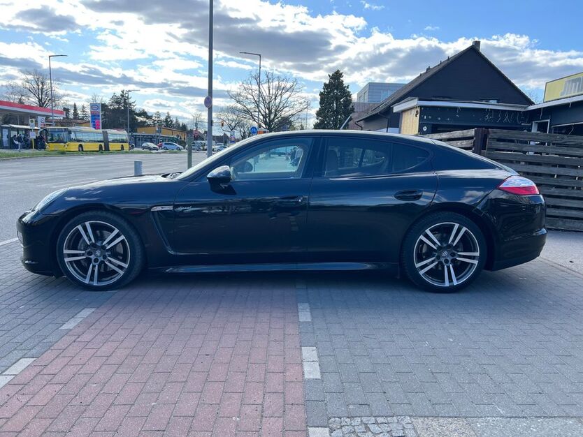 Porsche Panamera 266.000 km 21.900 € Berlin 12349