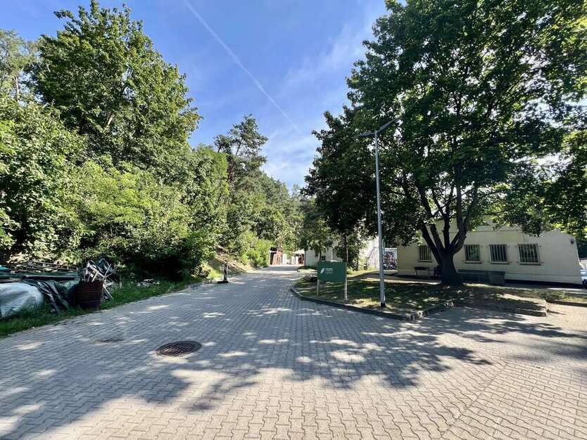 Halle in Potsdam 3.300.000 € 2000 m² zimmer