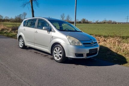 Toyota Corolla Verso 112.323 km 2.800 &euro; Berlin 13629
