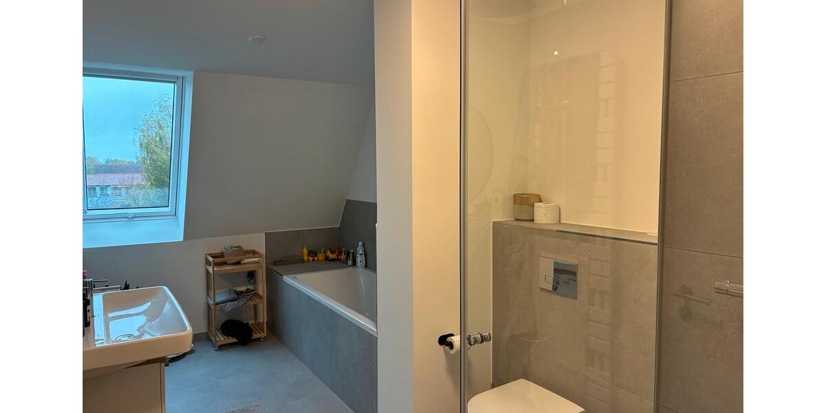 Neuwertige Wohnung für Familie oder WG mit Blick ins Grüne 4 zimmer