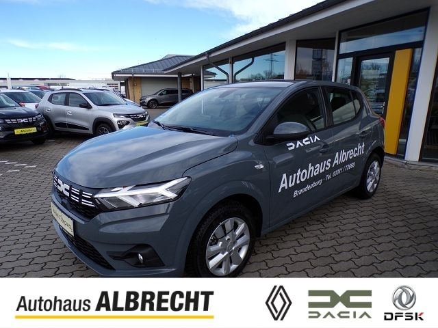 Dacia Sandero 15.000 km 16.990 € Brandenburg a.d. Havel 14772