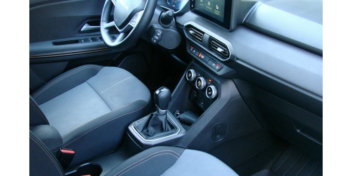 Dacia Jogger 1.6 Hybrid 140 Extreme Tempomat AHK Kamera 40.237 km 19.980 &euro; Falkensee 14612