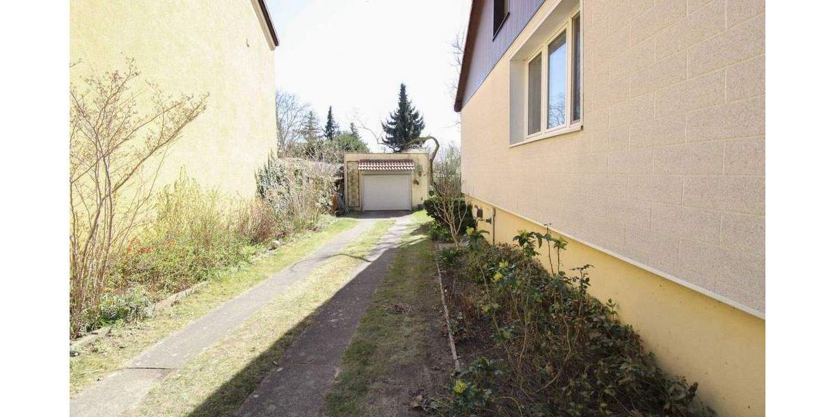 Familienfreundliches, bezugsfreies Einfamilienhaus mit großem Garten und beheiztem Wintergarten 4 zimmer