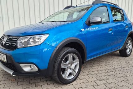 Dacia Sandero 108.000 km 7.999 € Berlin 13125