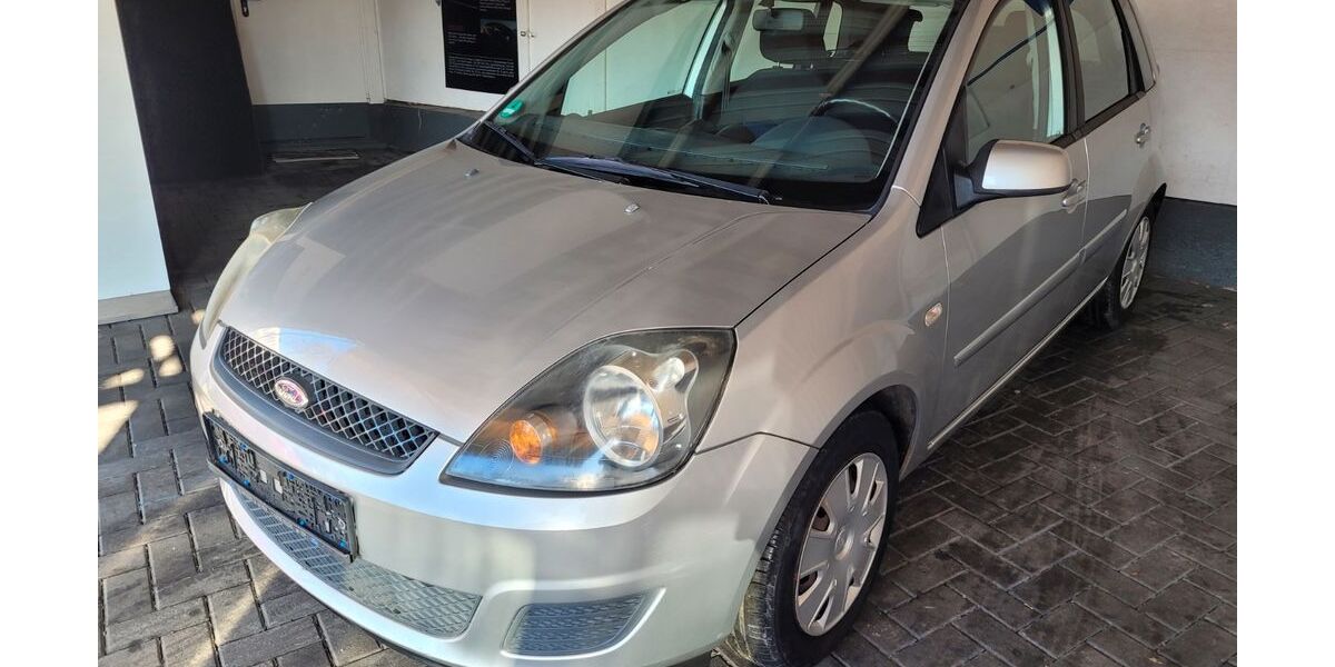 Ford Fiesta 127.665 km 2.200 &euro; Berlin 12277