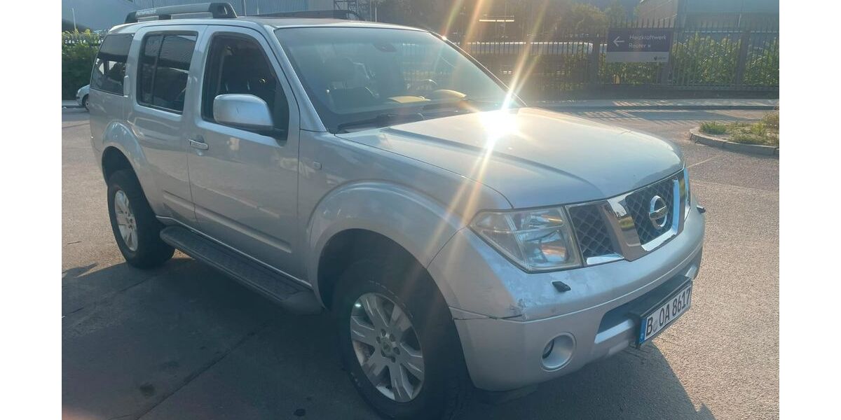 Nissan Pathfinder 263.000 km 3.600 &euro; Berlin 13599