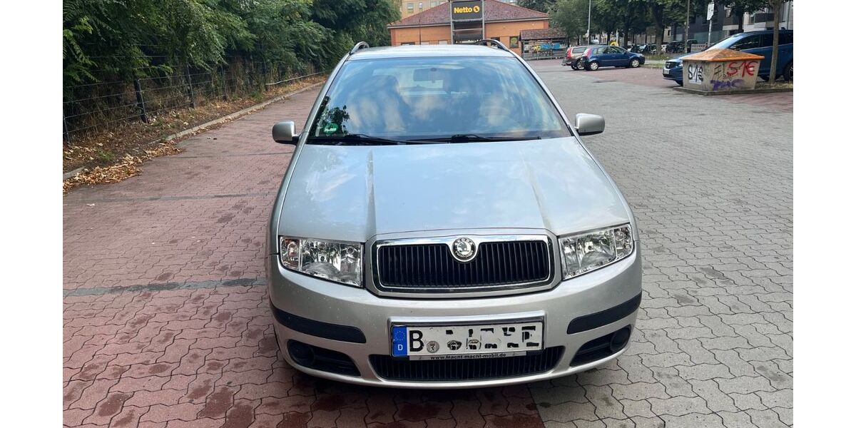 Skoda Fabia 176.000 km 2.350 &euro; Berlin 12435