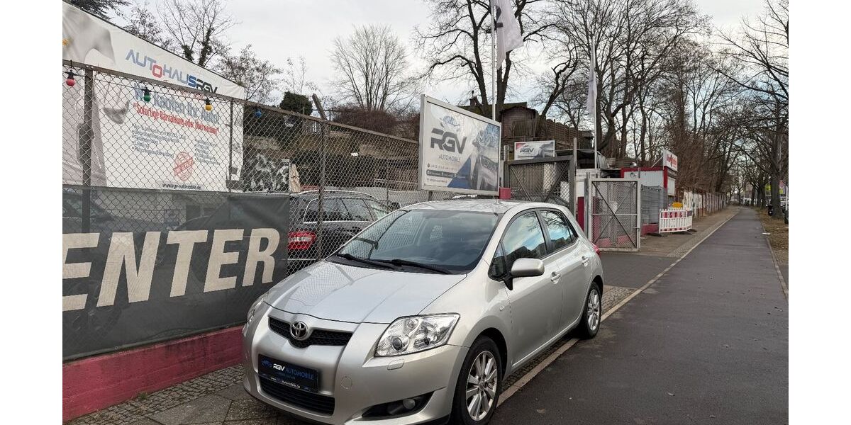 Toyota Auris 158.600 km 7.480 &euro; Berlin-Charlottenburg 14052