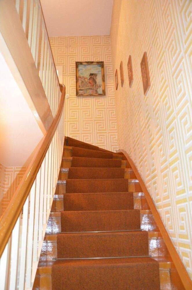 PROVISIONSFREI für Käufer*in: Reihenmittelhaus in Süd-Ruhiglage Zehlendorf . 233 m² Wohn-Nutzfläche