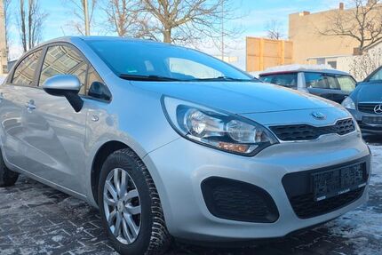 Kia Rio 97.969 km 9.999 &euro; Berlin 13581