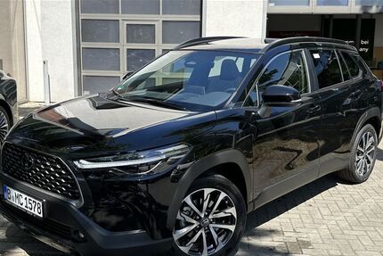 Toyota Corolla Cross 7.374 km 40.450 &euro; Berlin 13403