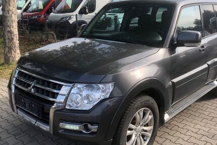 Mitsubishi Pajero 348.564 km 12.900 &euro; Berlin 12526