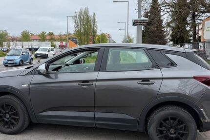 Opel Grandland (X) 150.215 km 6.950 &euro; Berlin (Spandau) 13587