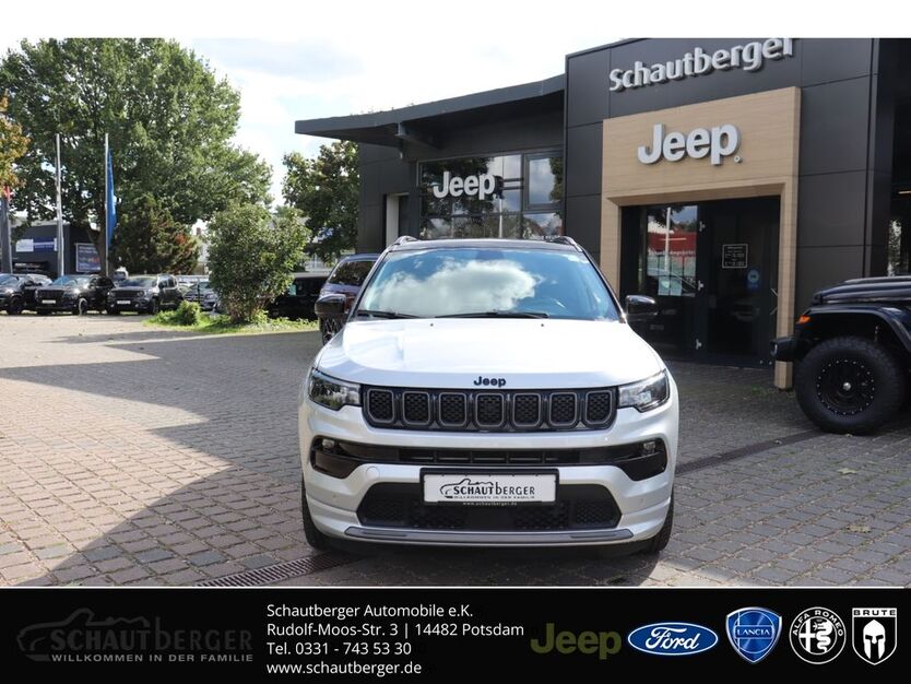 Jeep Compass 45.000 km 32.890 € Potsdam 14482