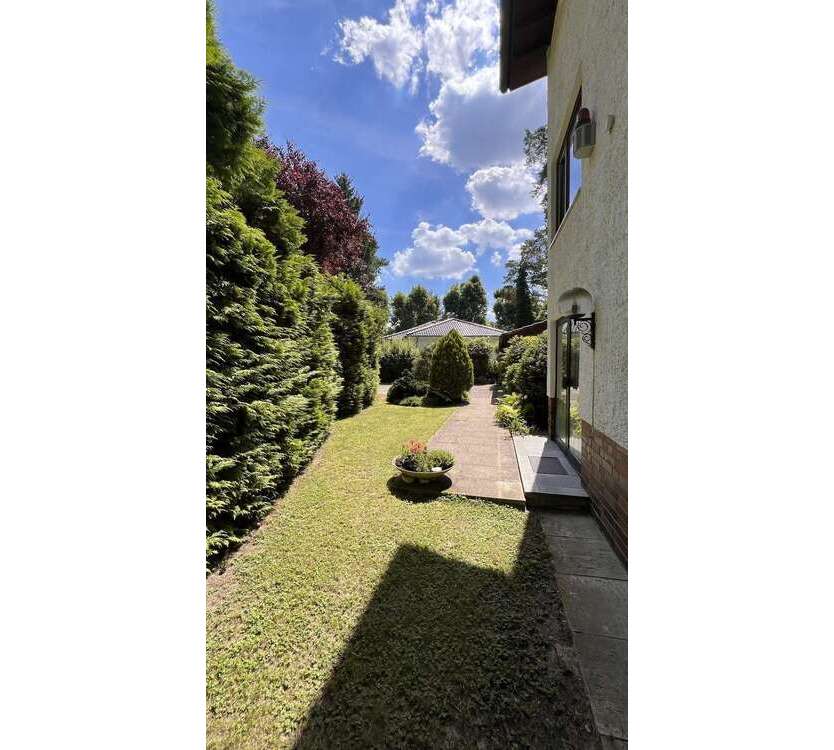 Haus zum Kaufen in Berlin 1.275.000 € 242.13 m²