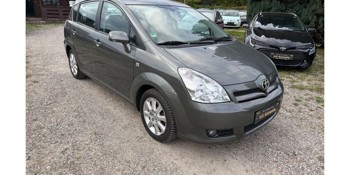 Toyota Corolla Verso 119.000 km 3.990 € Berlin 13127