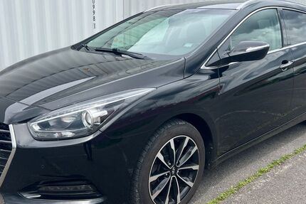Hyundai i40 191.000 km 6.990 &euro; Berlin 12057