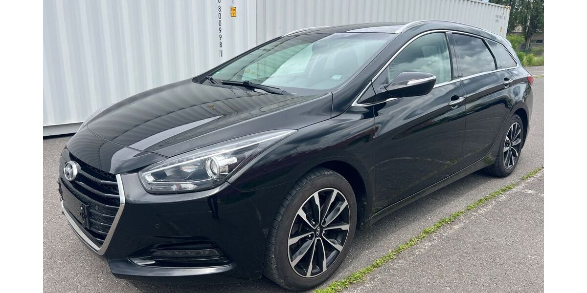 Hyundai i40 191.000 km 6.990 &euro; Berlin 12057