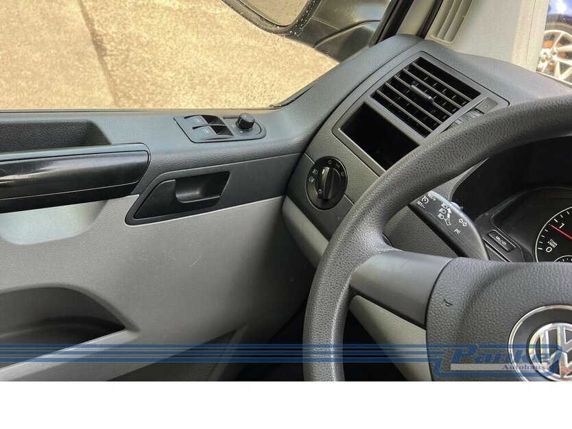 T5 Transporter Kombi 1. Hand 8 sitzer