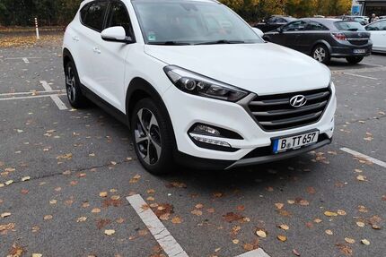 Hyundai TUCSON 86.200 km 16.200 € Berlin 12359