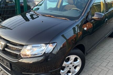 Dacia Logan 140.000 km 4.990 &euro; Berlin Weißensee-Pankow 13086