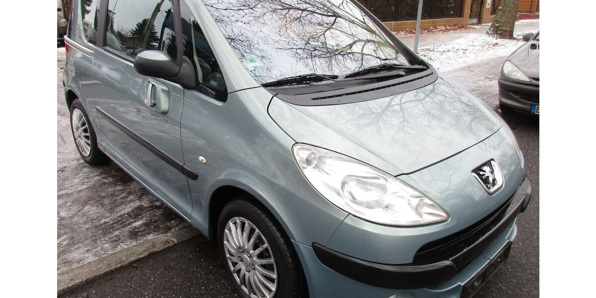 Peugeot 1007 152.000 km 1.950 &euro; Berlin 12357