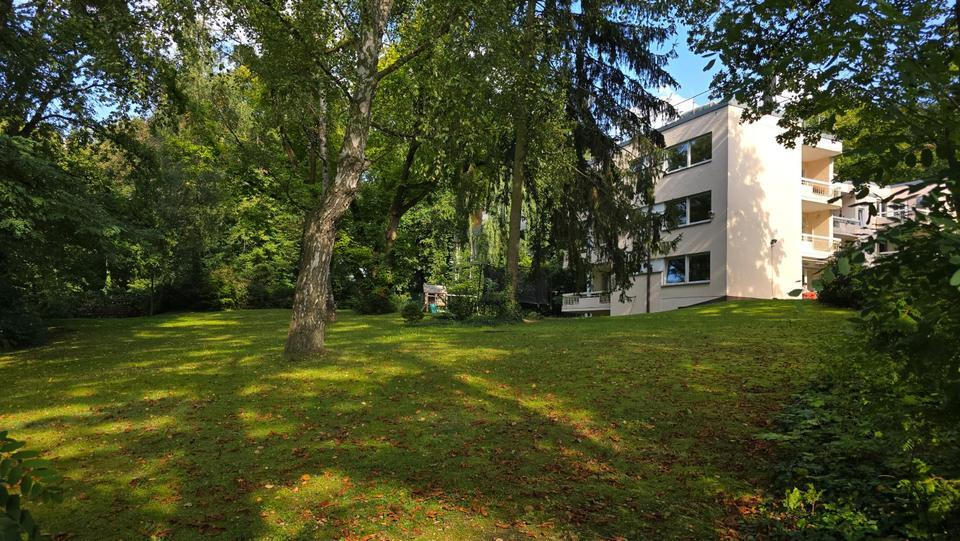 Provisionfrei ! Stunning 2-Bedroom Flat with Lake View & Pool