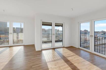 Wohnung Berlin Mitte - 3 Zimmer, 83 m&sup2;, 1.971&euro; | Angebot:26555101