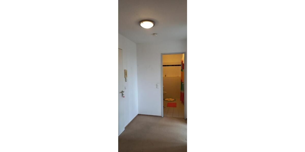 Erdgeschoßwohnung Berlin Tempelhof-Schöneberg - 10 Zimmer, 66 m&sup2;, 590&euro; | Angebot:26314205