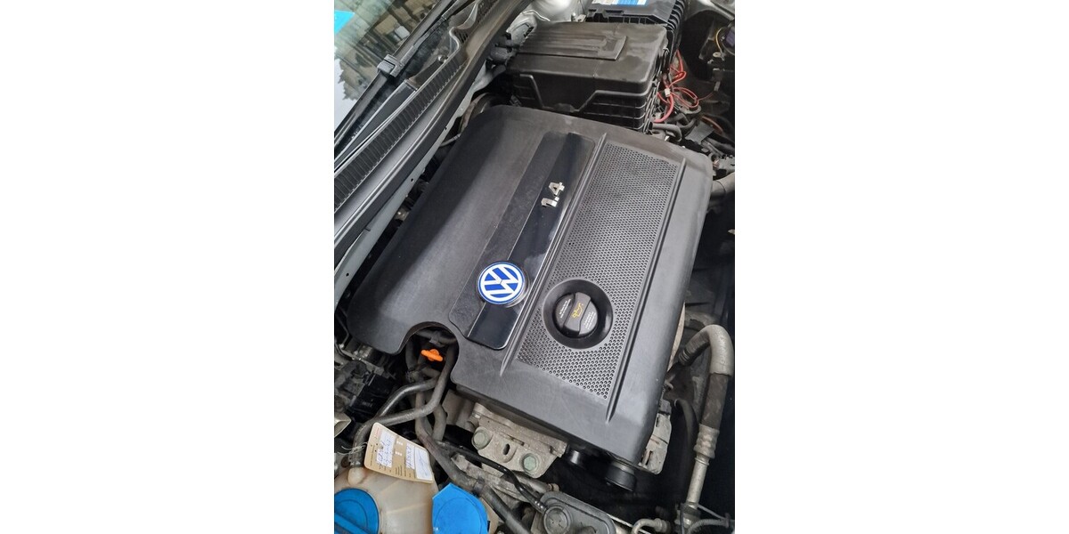 VW Golf V 122.000 km 5.000 &euro; Berlin 10178