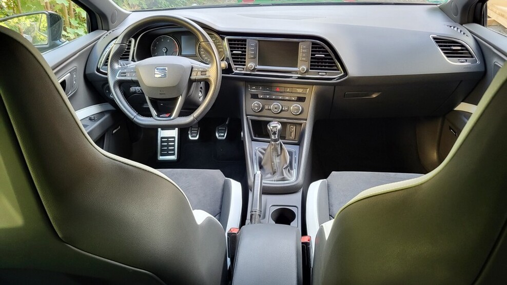 Seat Leon SC 96.000 km 16.900 € Berlin 10178