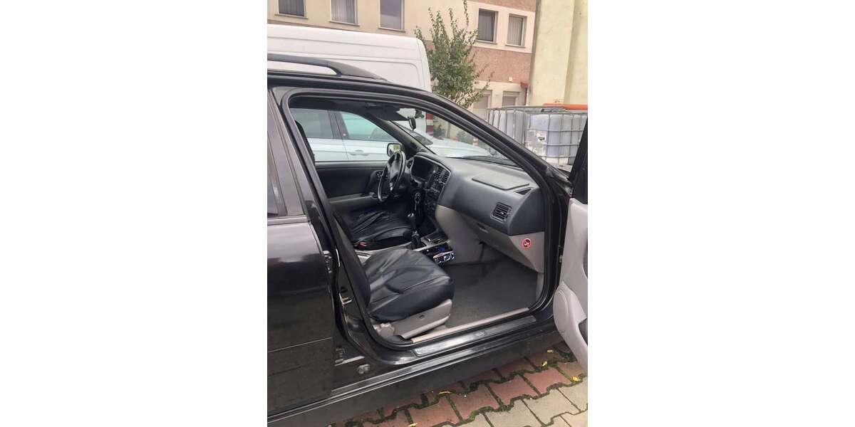 Nissan Primera 380.000 km 1.400 € Berlin 10247
