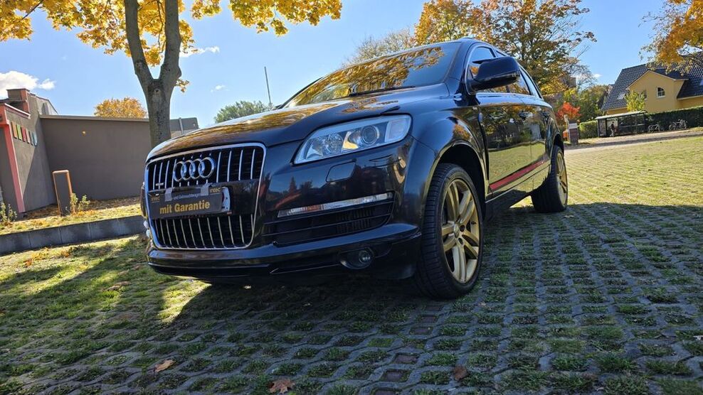 Audi Q7 255.000 km 10.900 € Berlin 13409