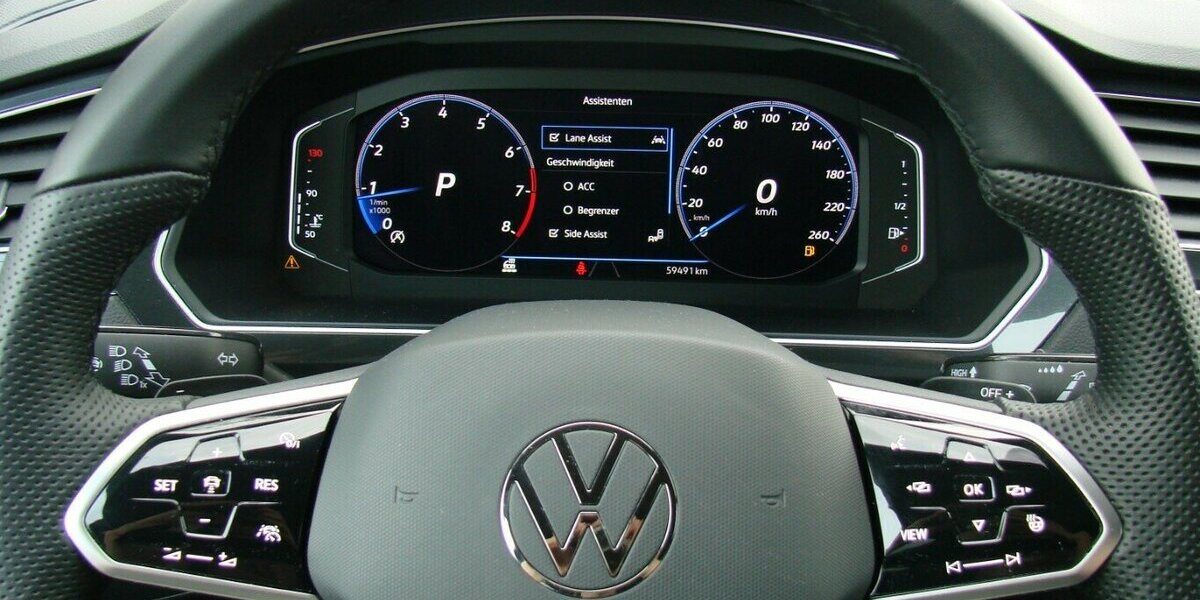 VW Tiguan 2.0TSI R-Line 4Motion 360° IQ-Light ACC 59.491 km 35.980 &euro; Falkensee 14612