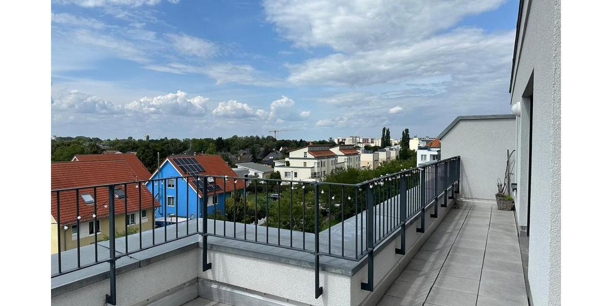 Hochwertig eingerichtete DG-Wohnung mit großer Dachterrasse u. schöner Aussicht auf den Hahneberg 4 zimmer