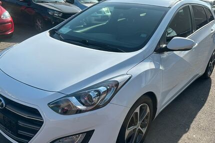 Hyundai i30 105.200 km 8.450 &euro; Berlin 12347