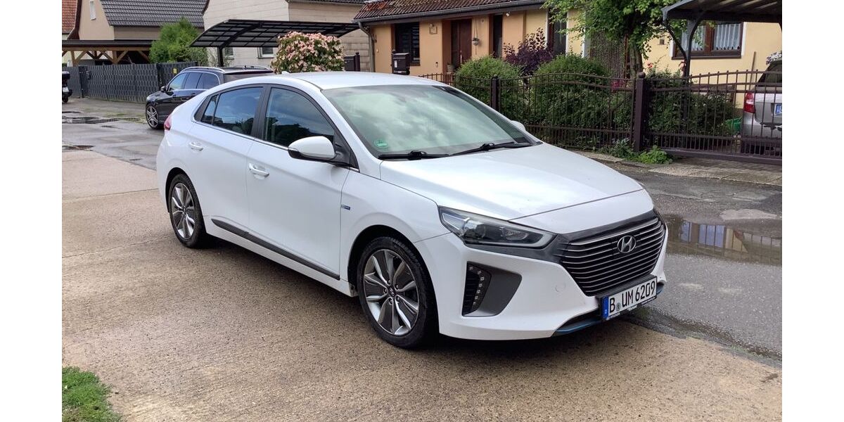 Hyundai IONIQ 124.000 km 11.400 &euro; Berlin 12355